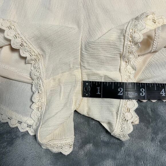 Women's High Rise Pull On Crochet Trim Shorts Sz XXS Boho Festival Coastal Beach - Picture 9 of 9